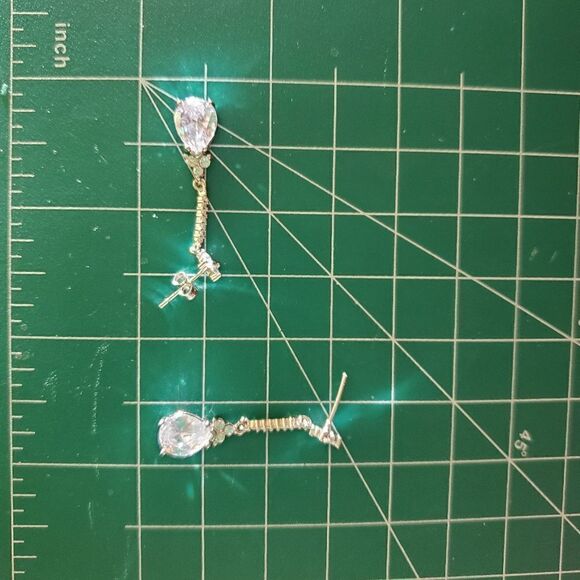 New Women's Gorgeous Clear White Diamond Dangle Earrings on 925 Sterling Silver - Picture 6 of 6